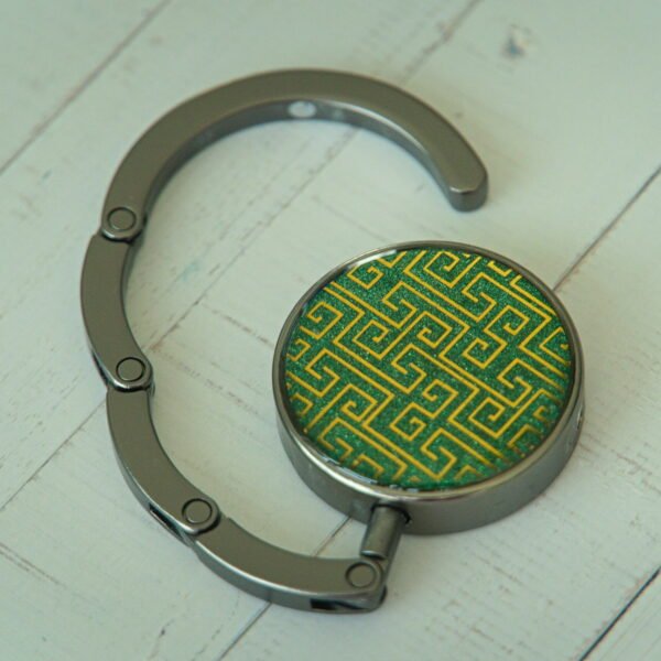 Purse hook maze