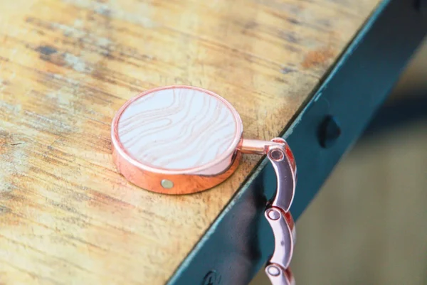 Purse Hook woodgrain rose